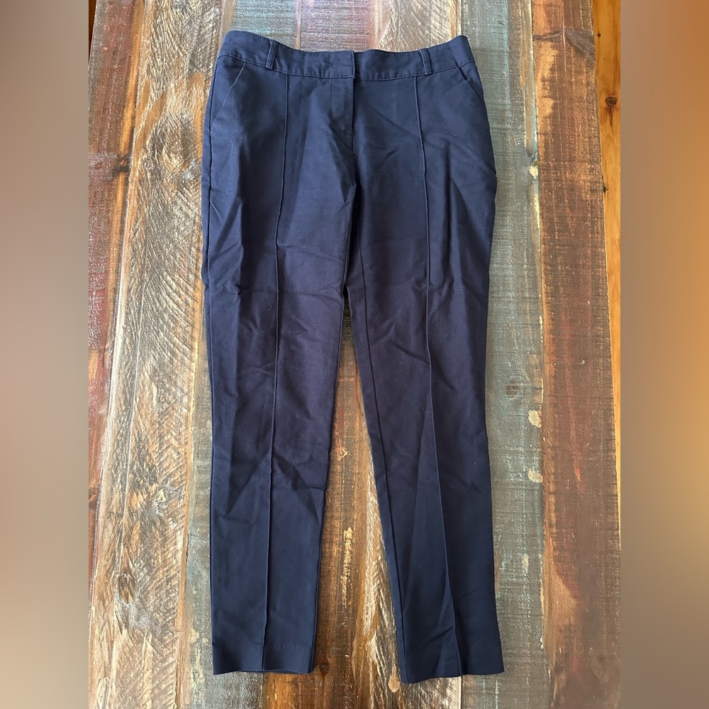 Forever 21‎ Essentials Women’s 2 Navy Blue Straight Leg Chino Pants | SKU 0674